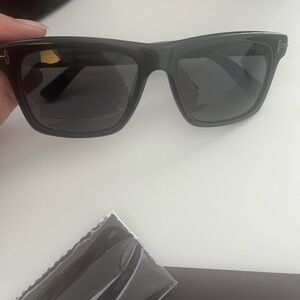 Tom Ford Black Sunglasses Buckley